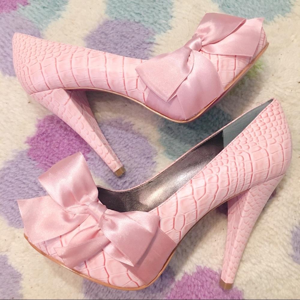 Paris Hilton Destiny Pink Snake Stielleto Heels